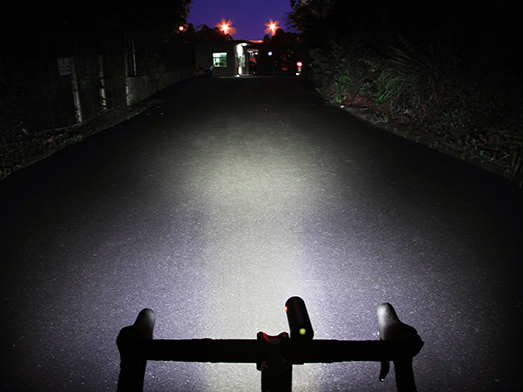 Ravemen CR800 bicycle light
