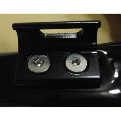 [1643-WG6600-801] HANGER /   POSTIZA DELANTERA RUTA MY17+